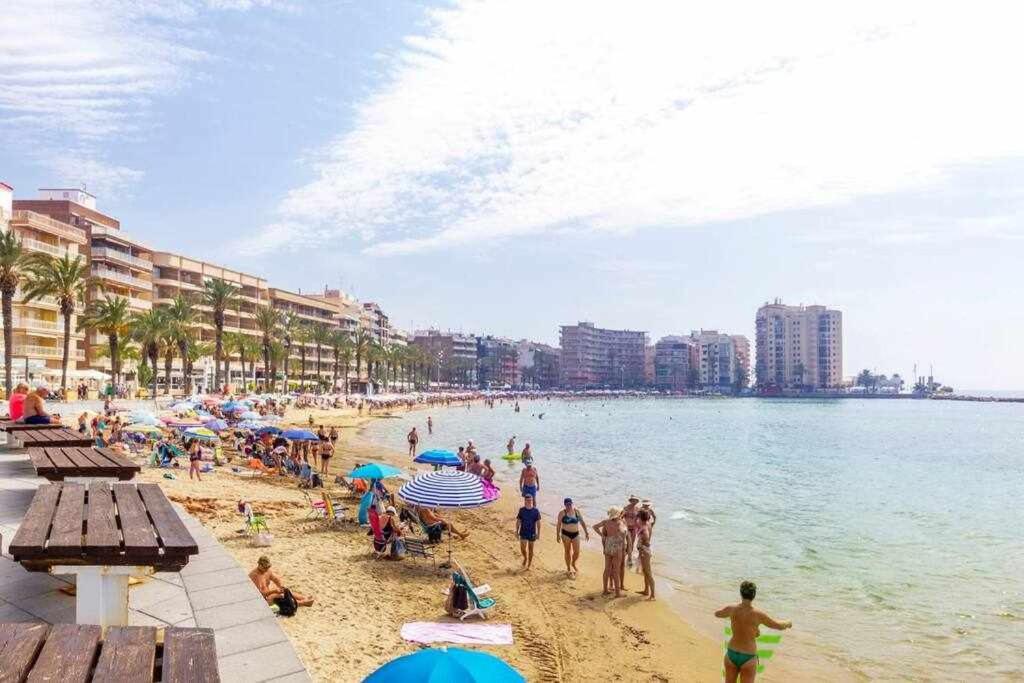 Apartamento Pink Maritimo Torrevieja Luaran gambar