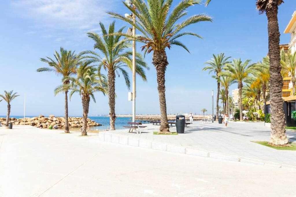 Apartamento Pink Maritimo Torrevieja Luaran gambar